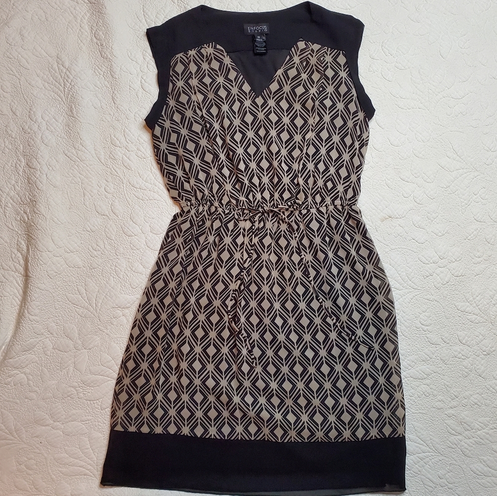 EnFocus Studio V-neck Midi Dress